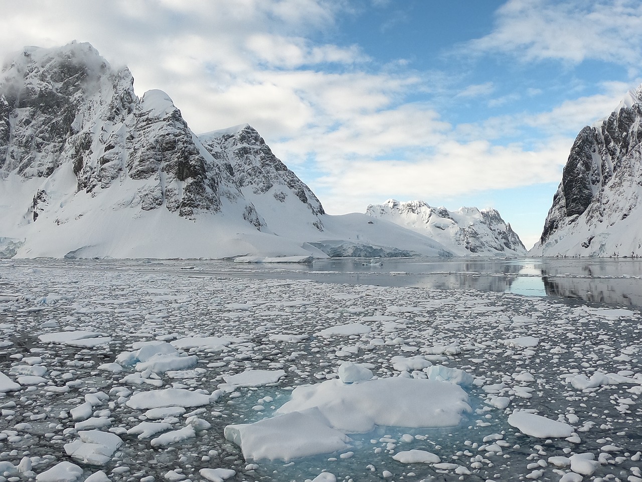 antarctica  mountains  ice free photo