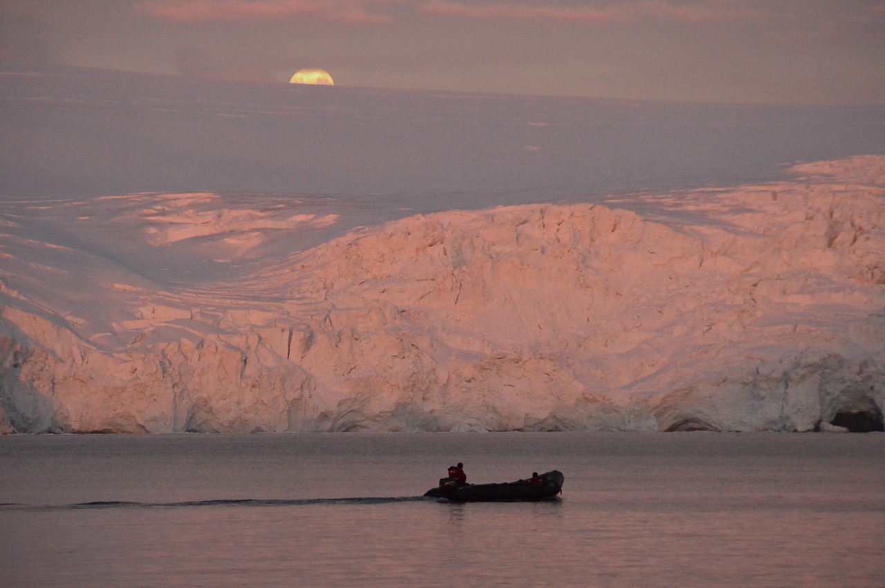 antarctica  landscape  boat free photo