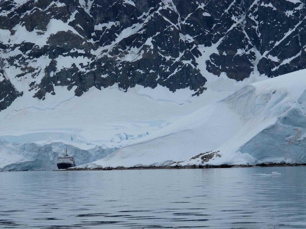 antarctica wilderness snow free photo