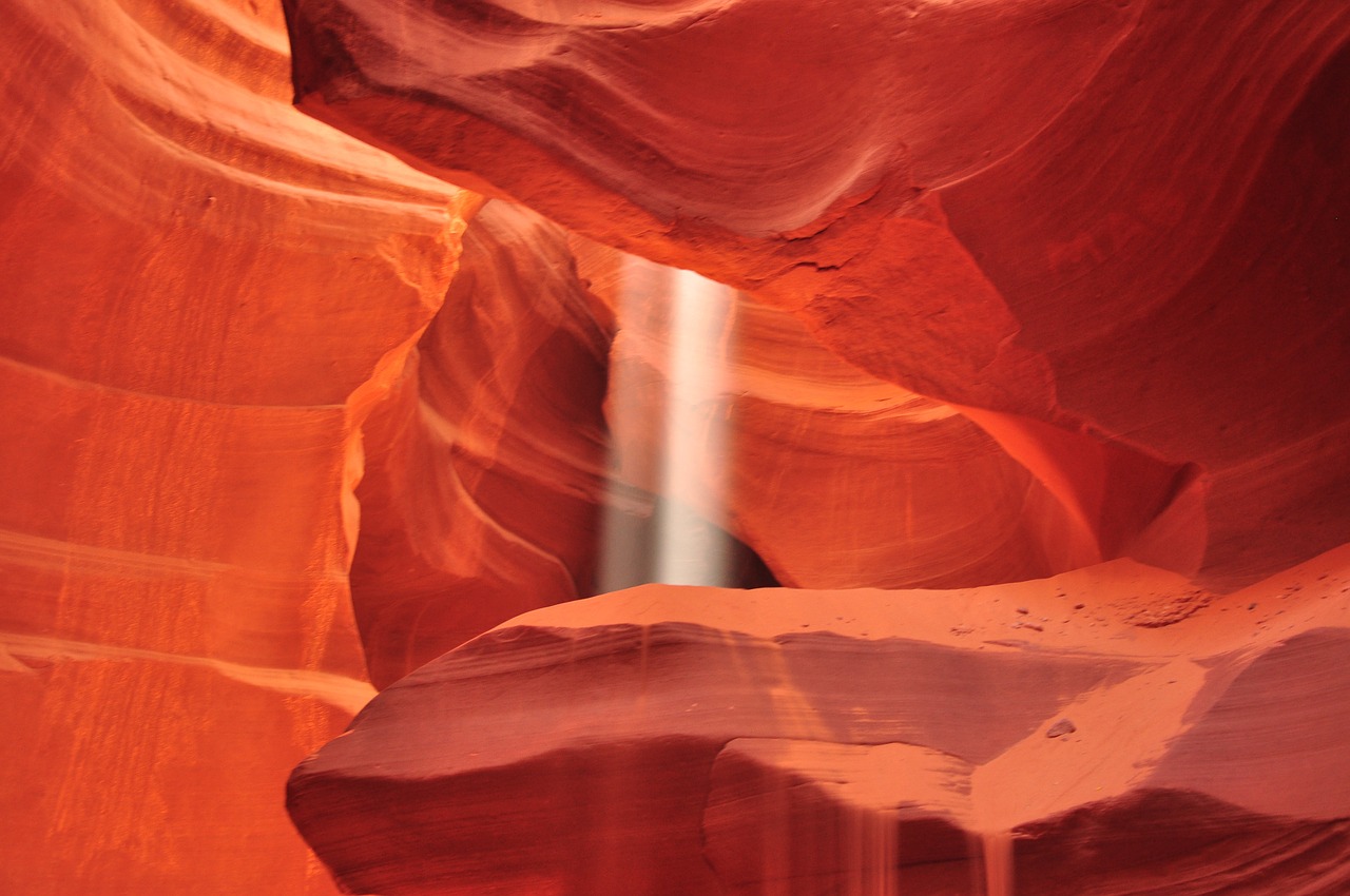 antelope canyon canyon sunlight rays free photo