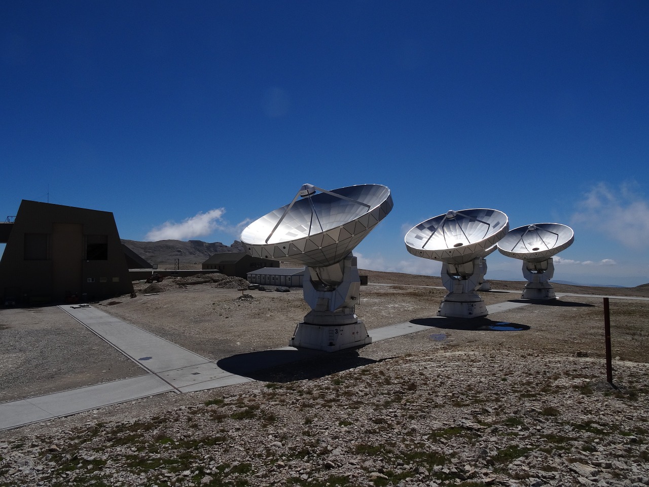 antennas radio telescope bure peak free photo