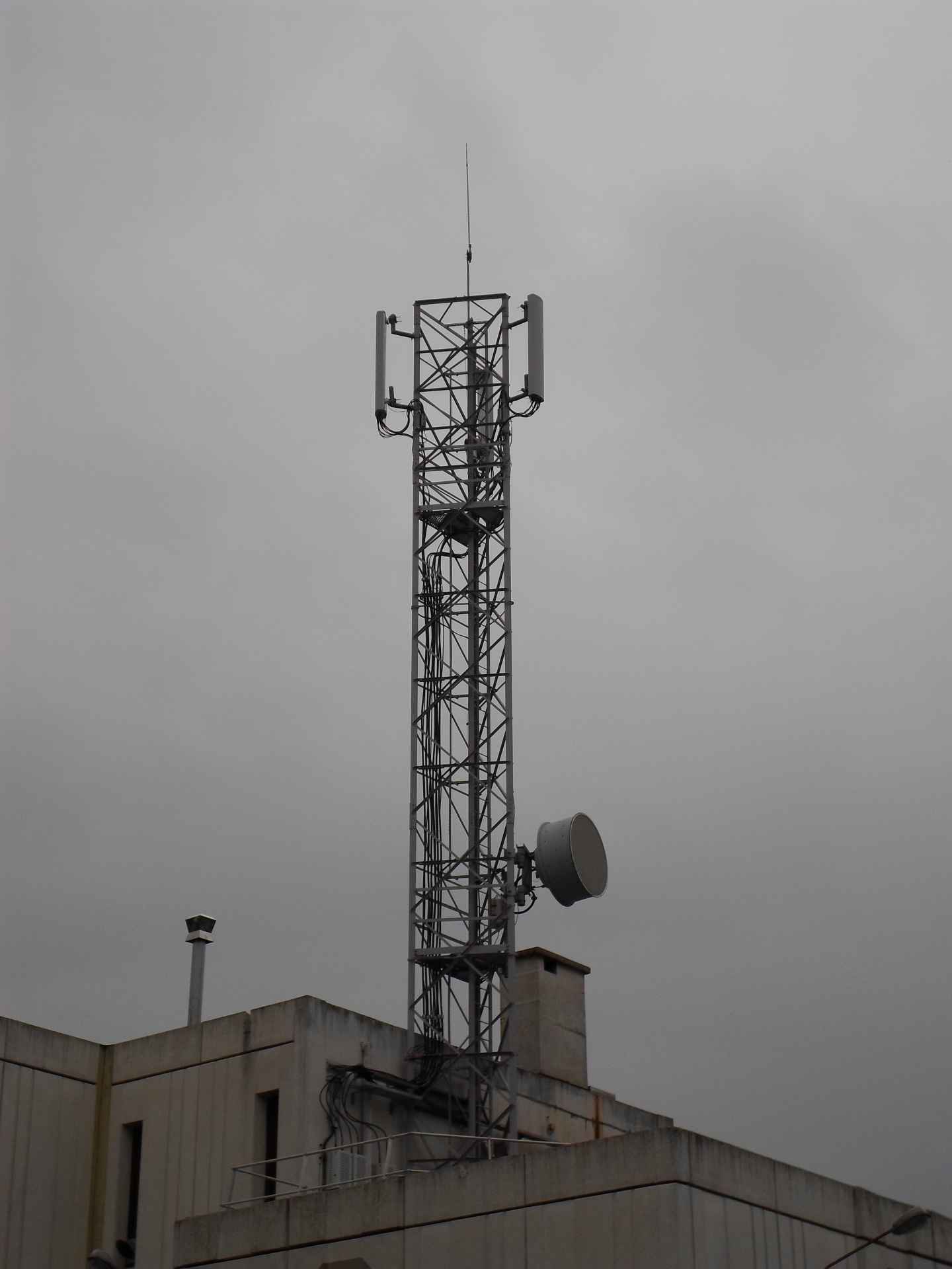 radio telecommunications antenna free photo