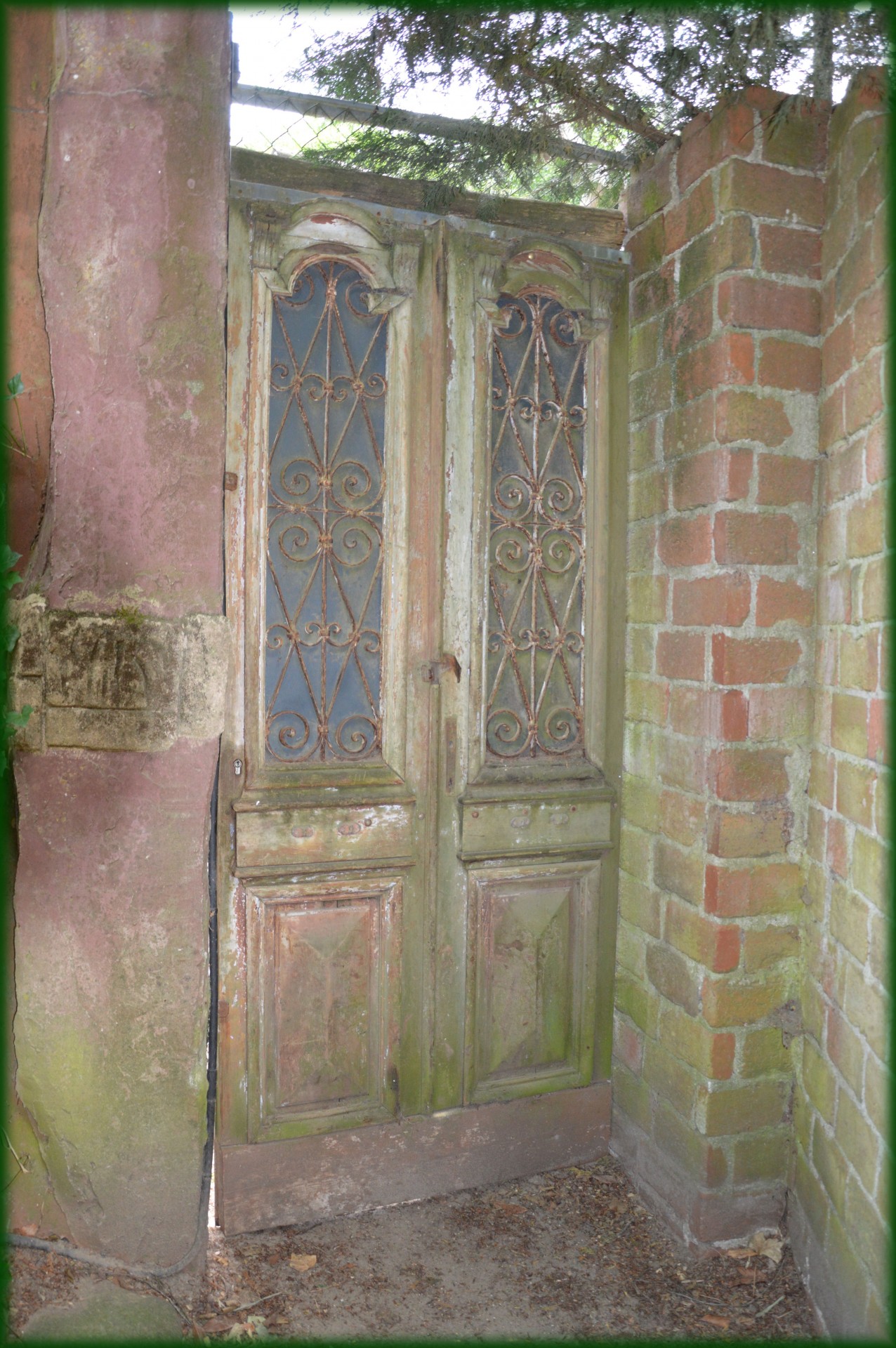 old antique door free photo