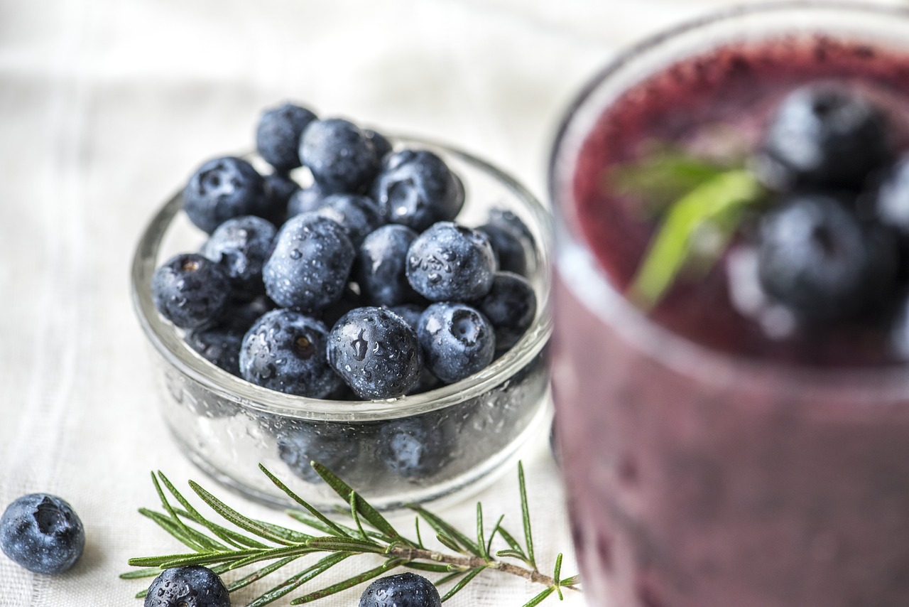 antioxidant  beverage  blueberries free photo