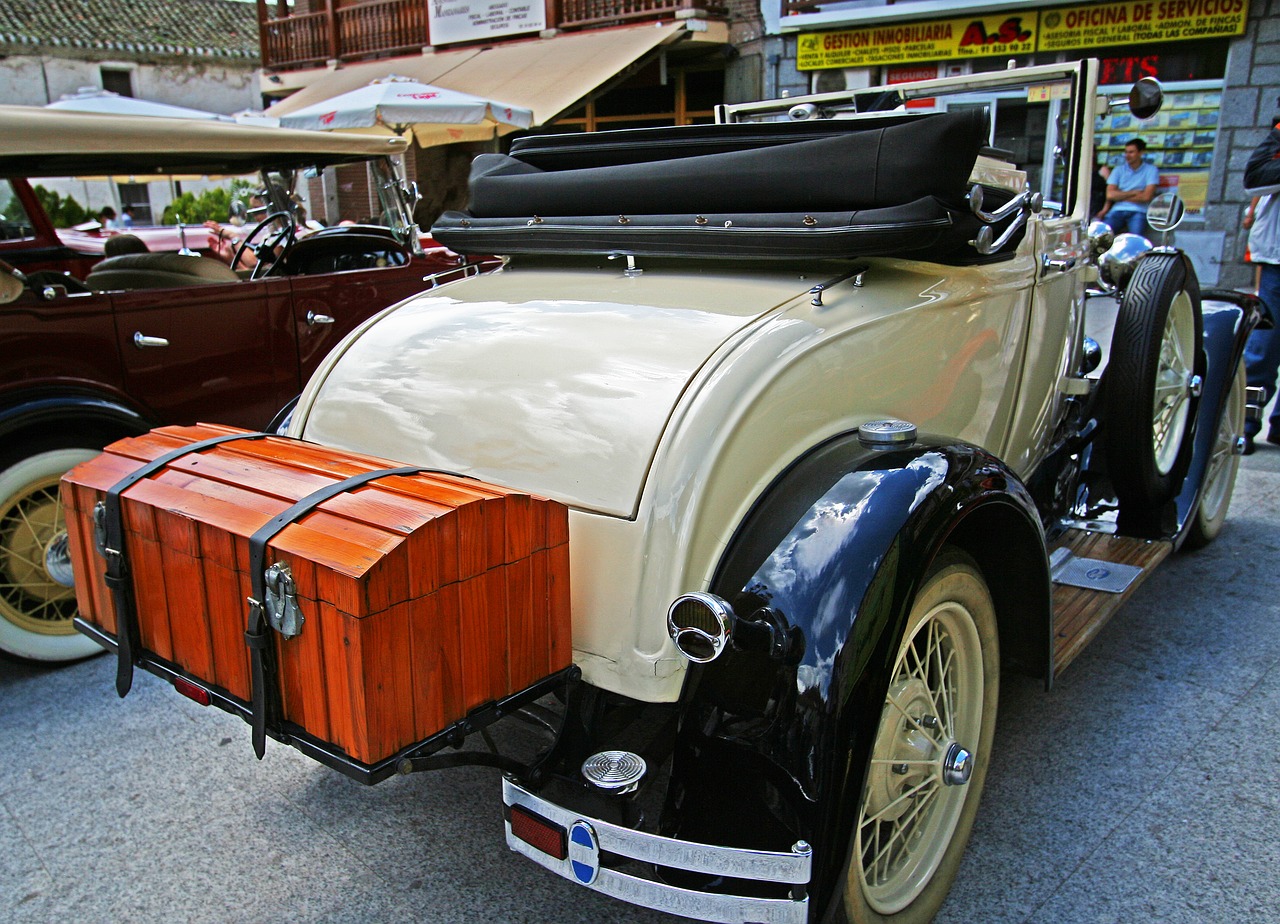 antique car vintage trunk free photo