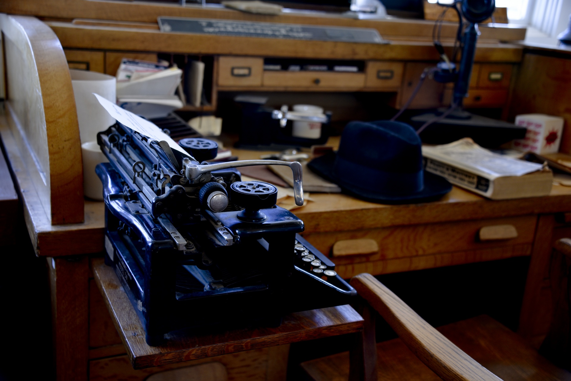 typewriter desk wood free photo