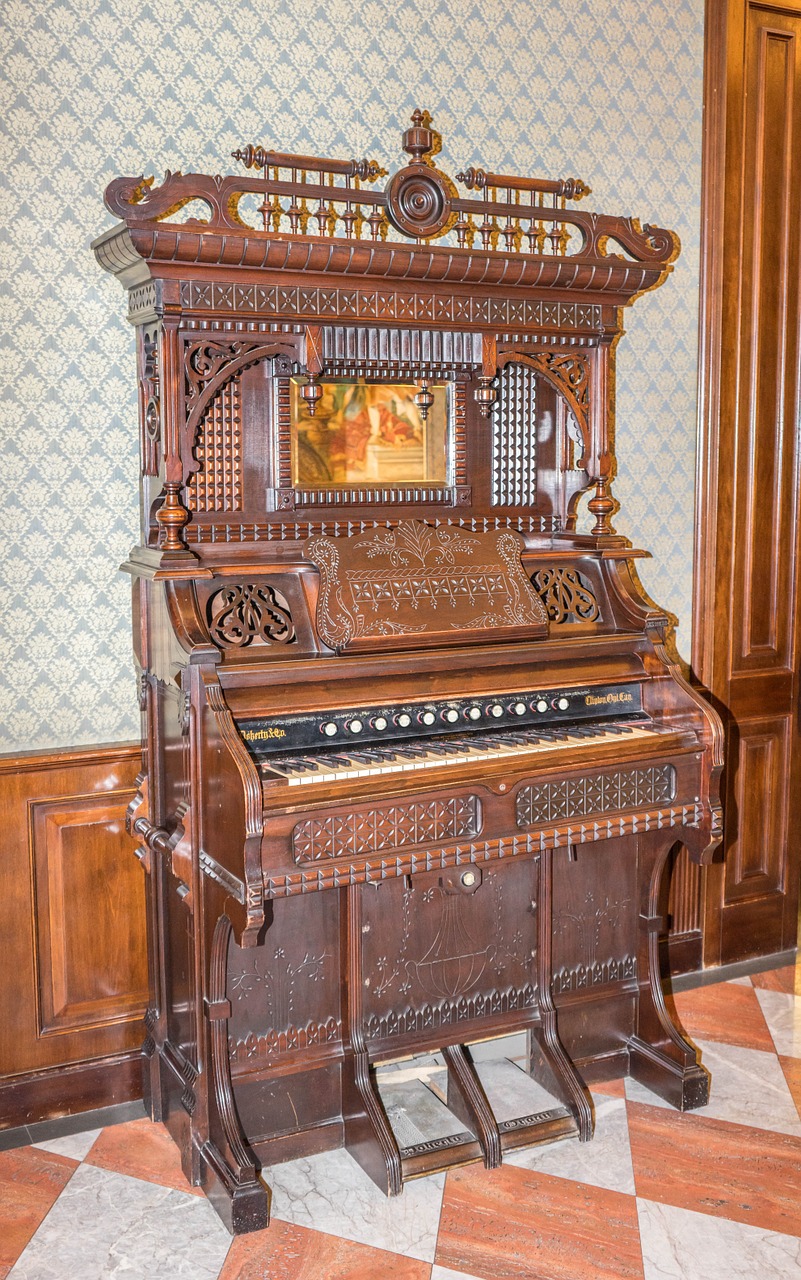 antique piano hotel astoria italy free photo