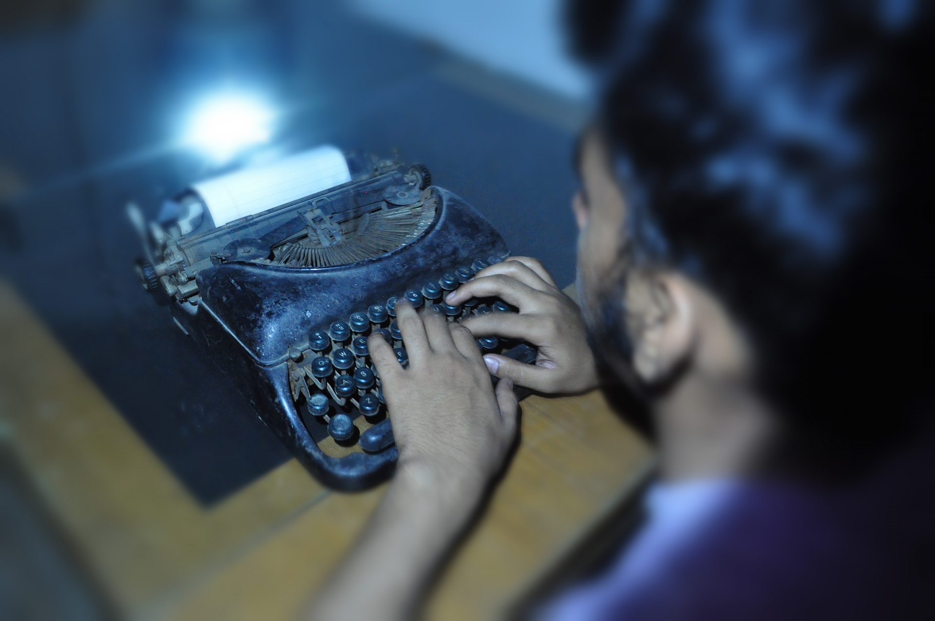 typewriter portable keys free photo