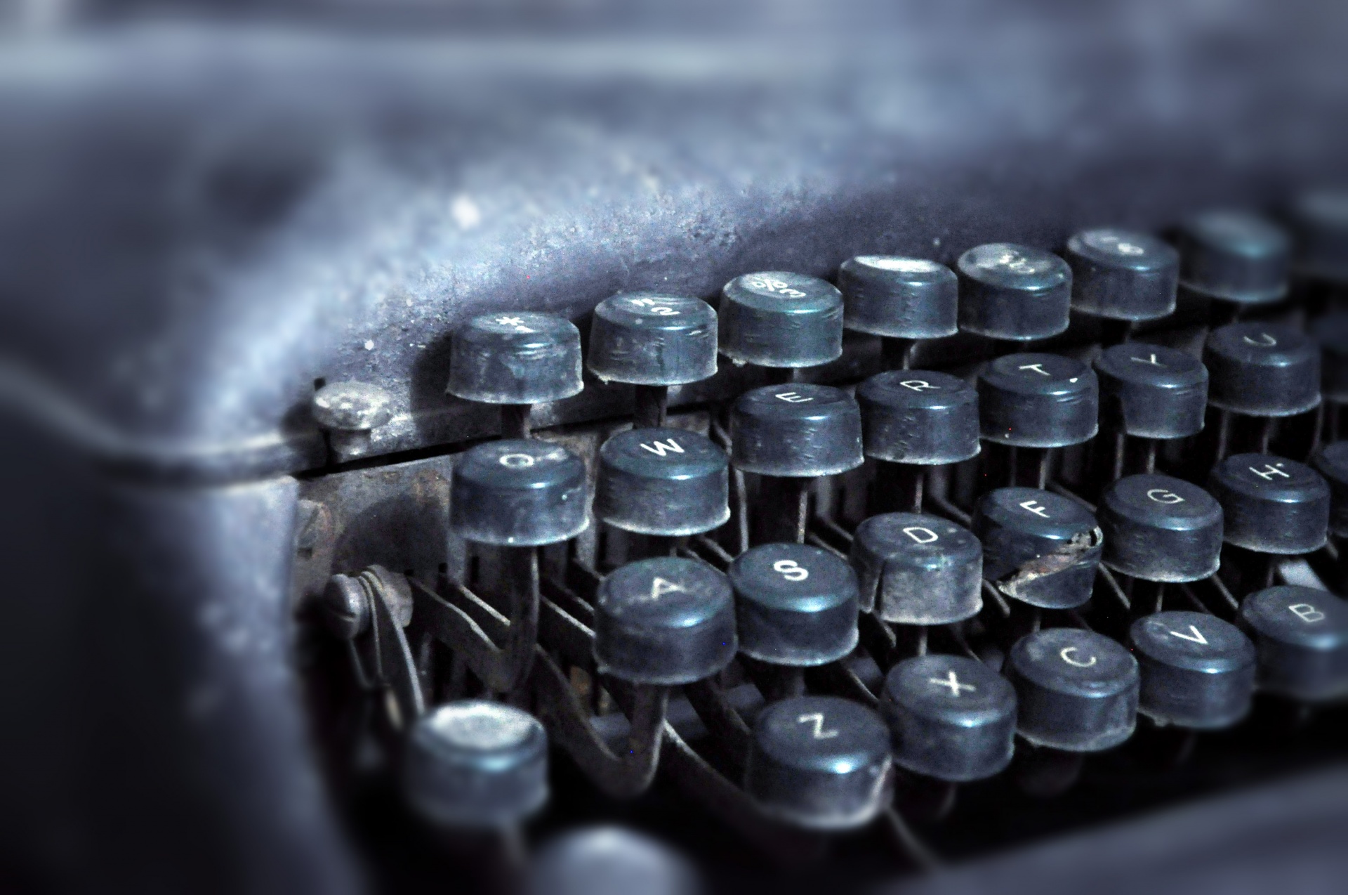 typewriter portable keys free photo