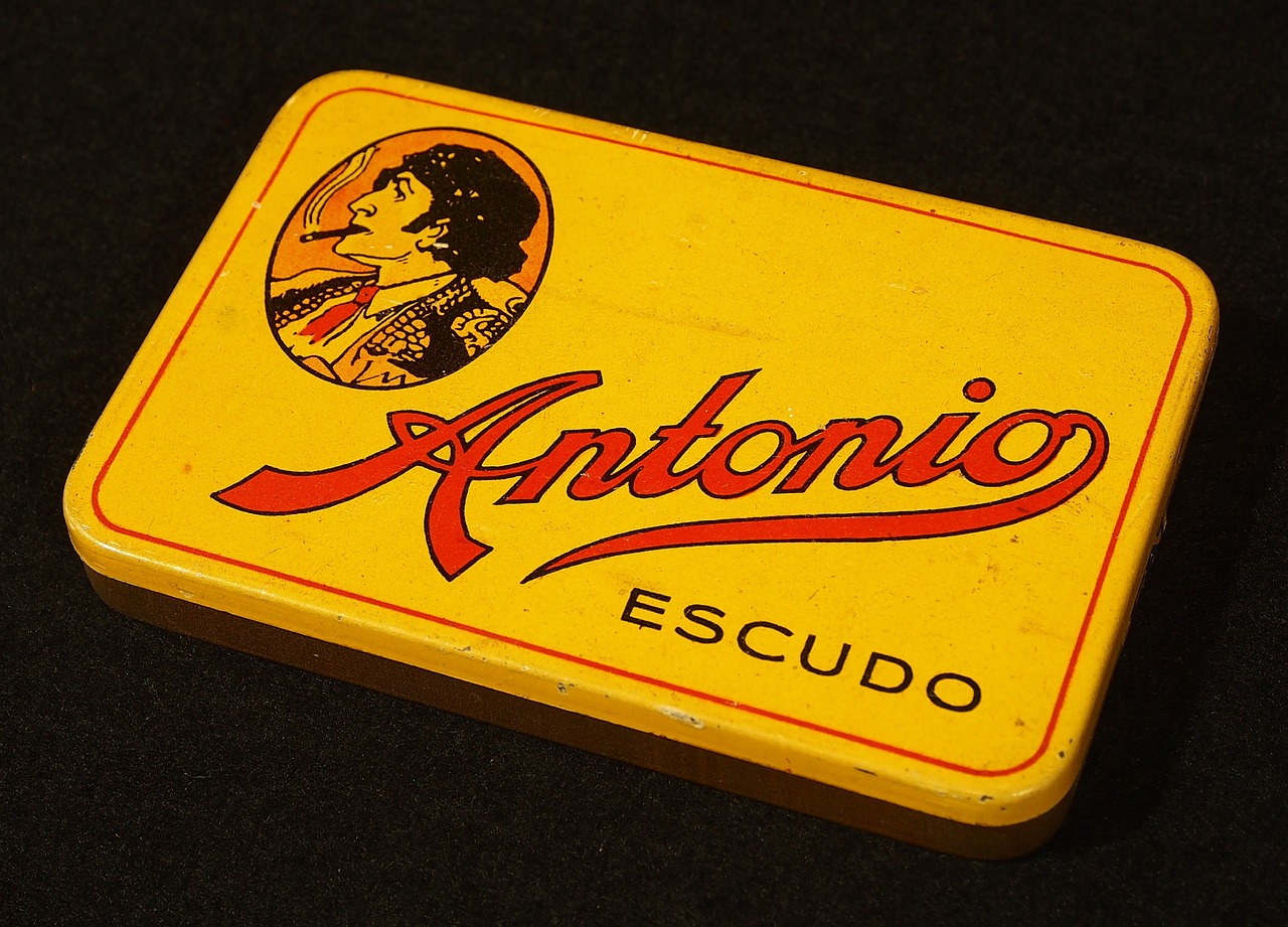 antonio escudo cigars packaging free photo