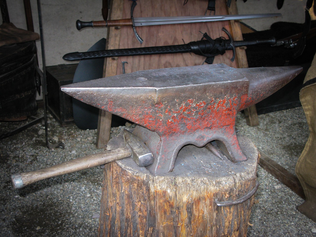 anvil hammer blacksmith free photo