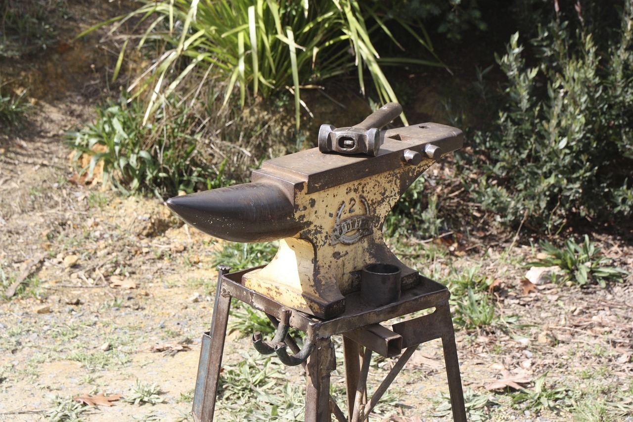 anvil shoeing farrier free photo