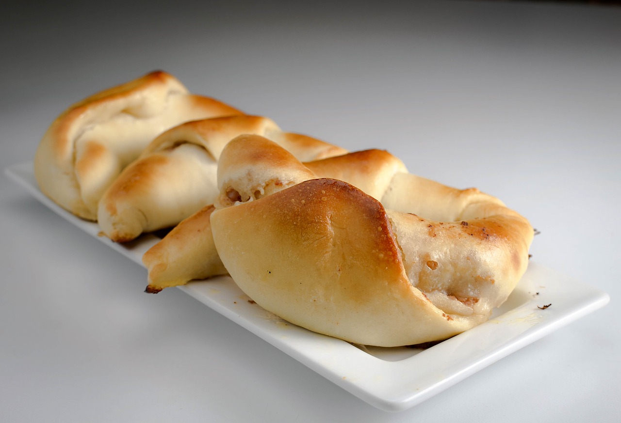 appetizers  stuffed bread  pastry free photo