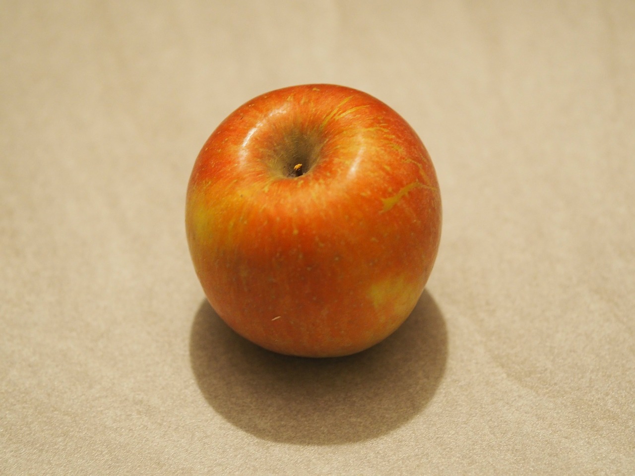 apple fruit red free photo