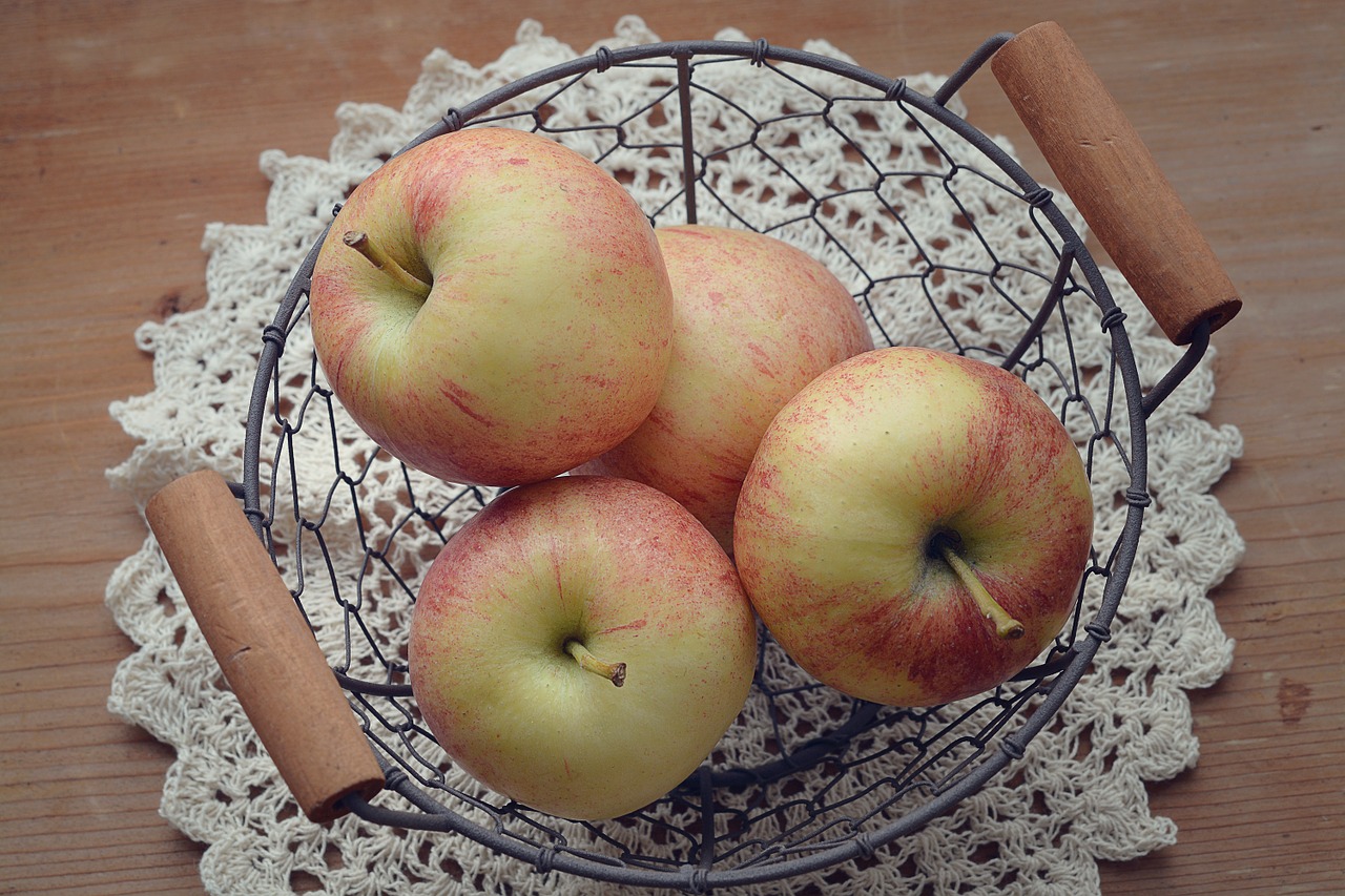 apple basket harvest free photo