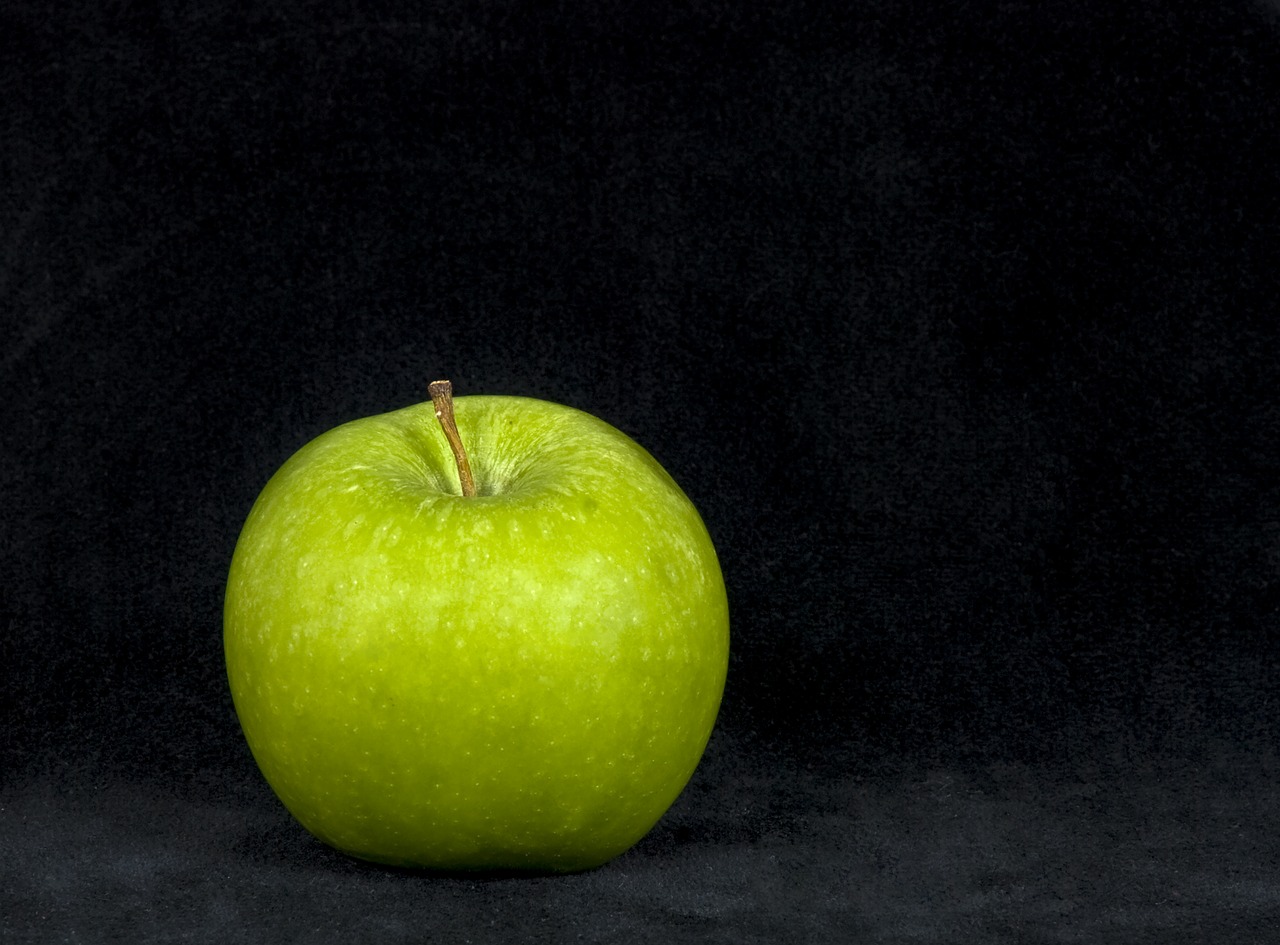 apple fruit green free photo