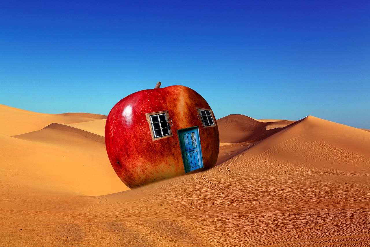 apple house fantasy free photo