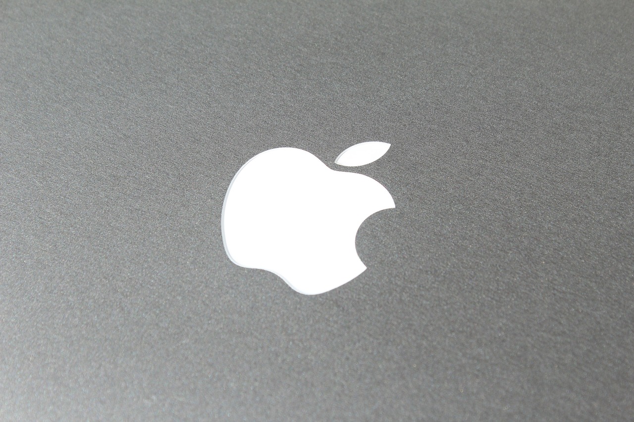 apple macbook logo free photo