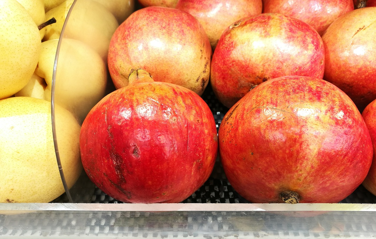 apple fruit fresh free photo