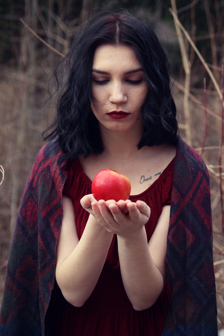 apple girl wild free photo