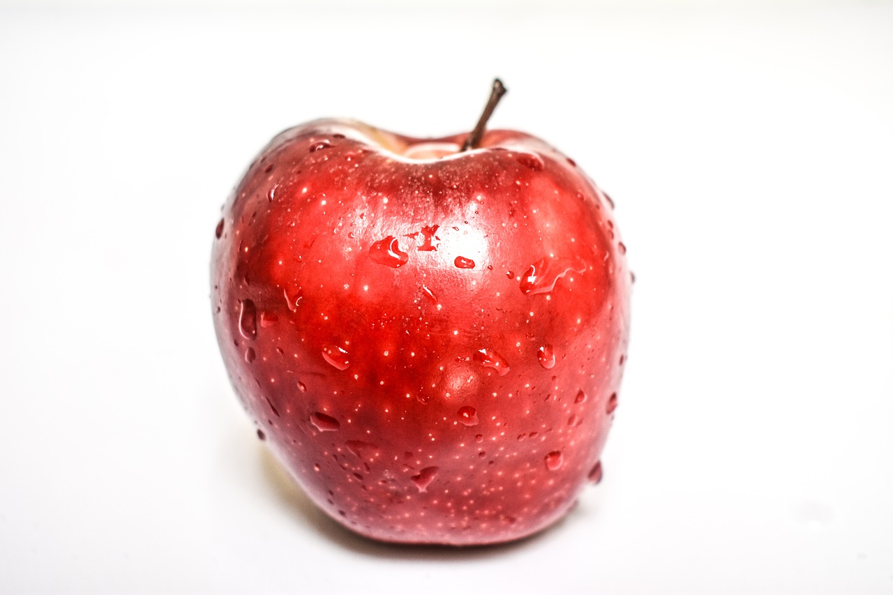 apple  delicious  red apple free photo