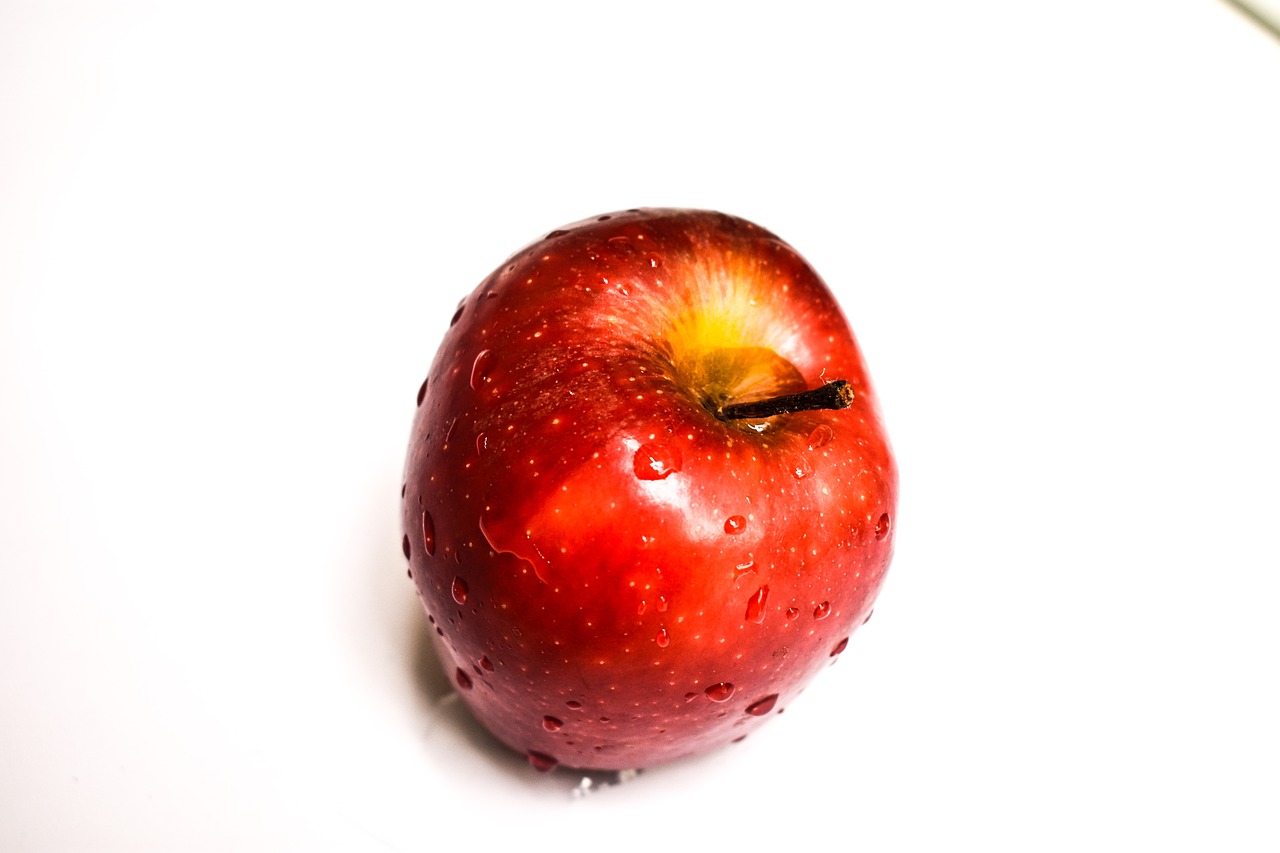 apple  delicious  red apple free photo