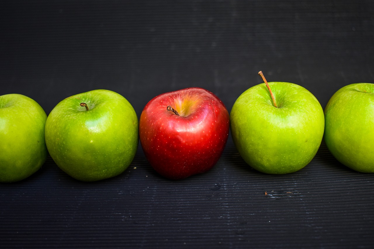 apple  healthy  delicious free photo