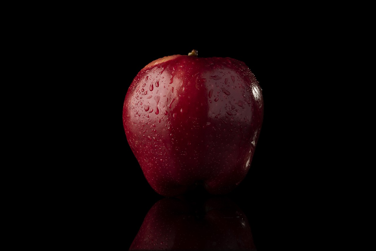 apple  red  fruit free photo