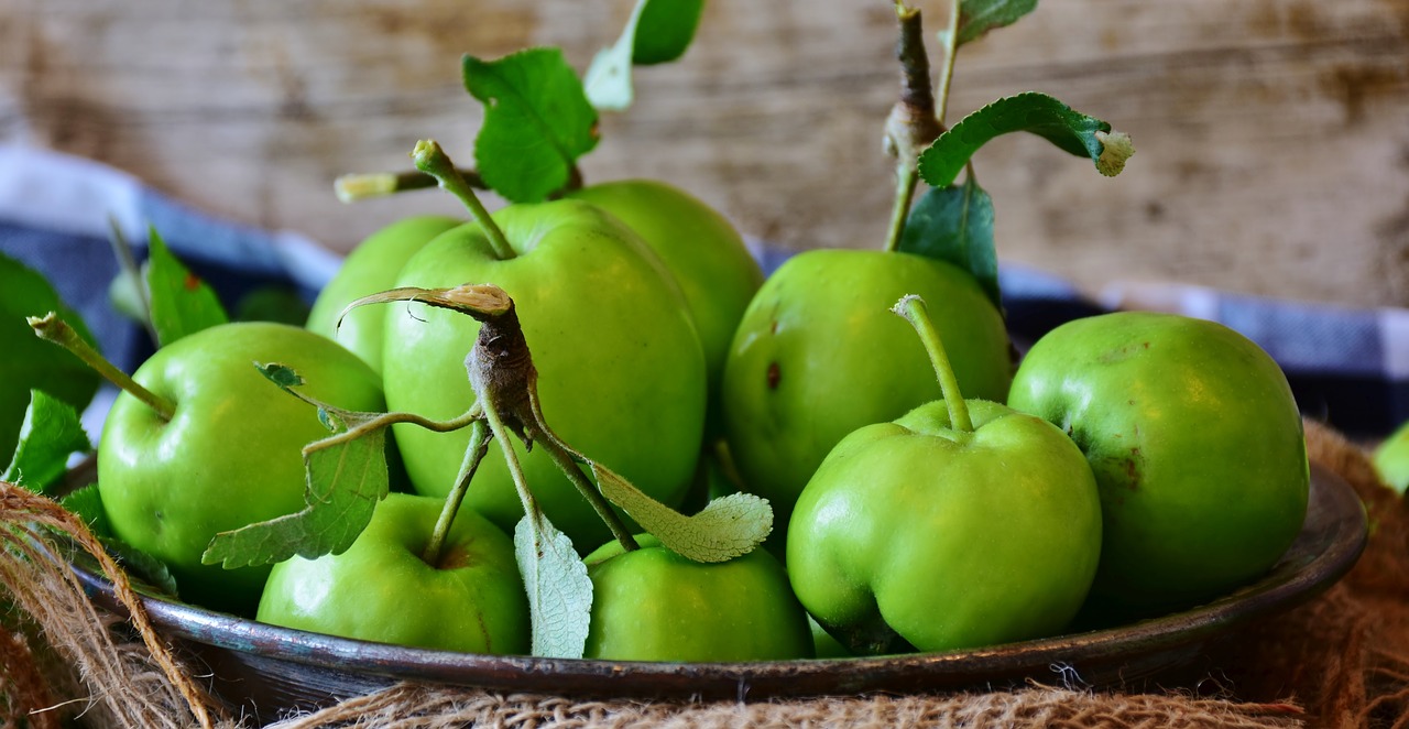 apple  green  fruit free photo