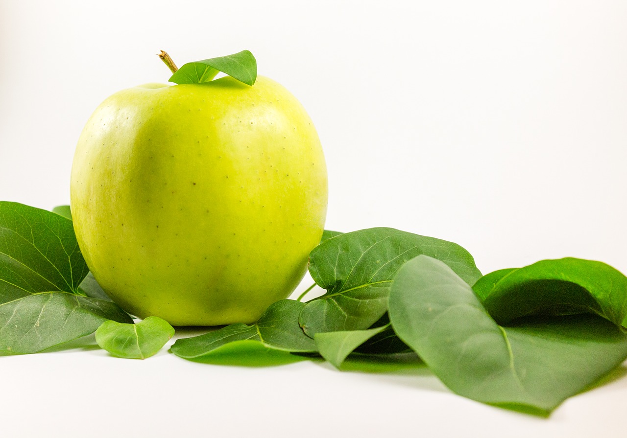apple  fruit  vitamins free photo