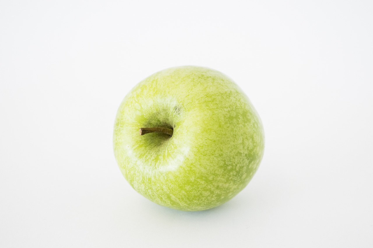 apple isolated green free photo