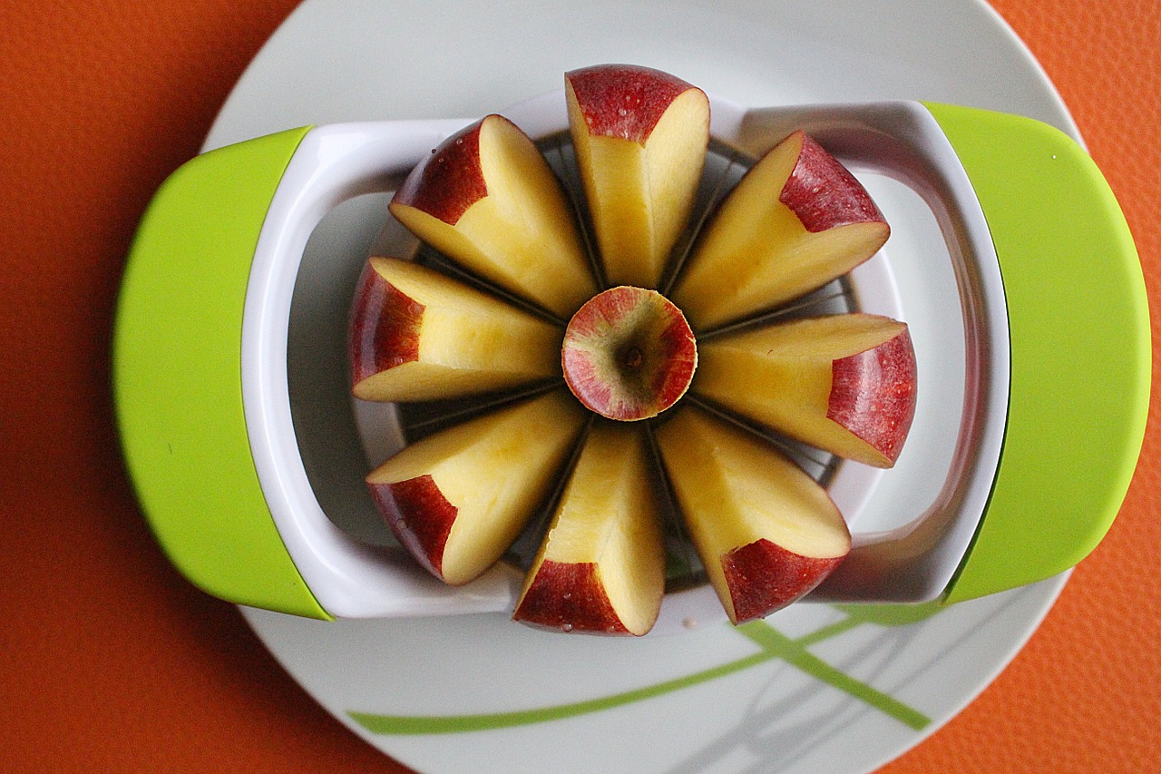 apple split apple slices free photo