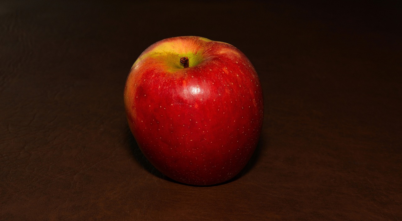 apple red ripe free photo