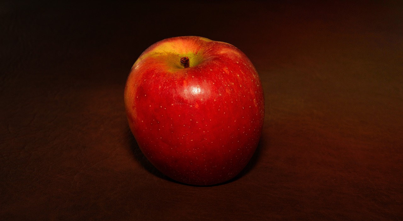 apple red healthy free photo