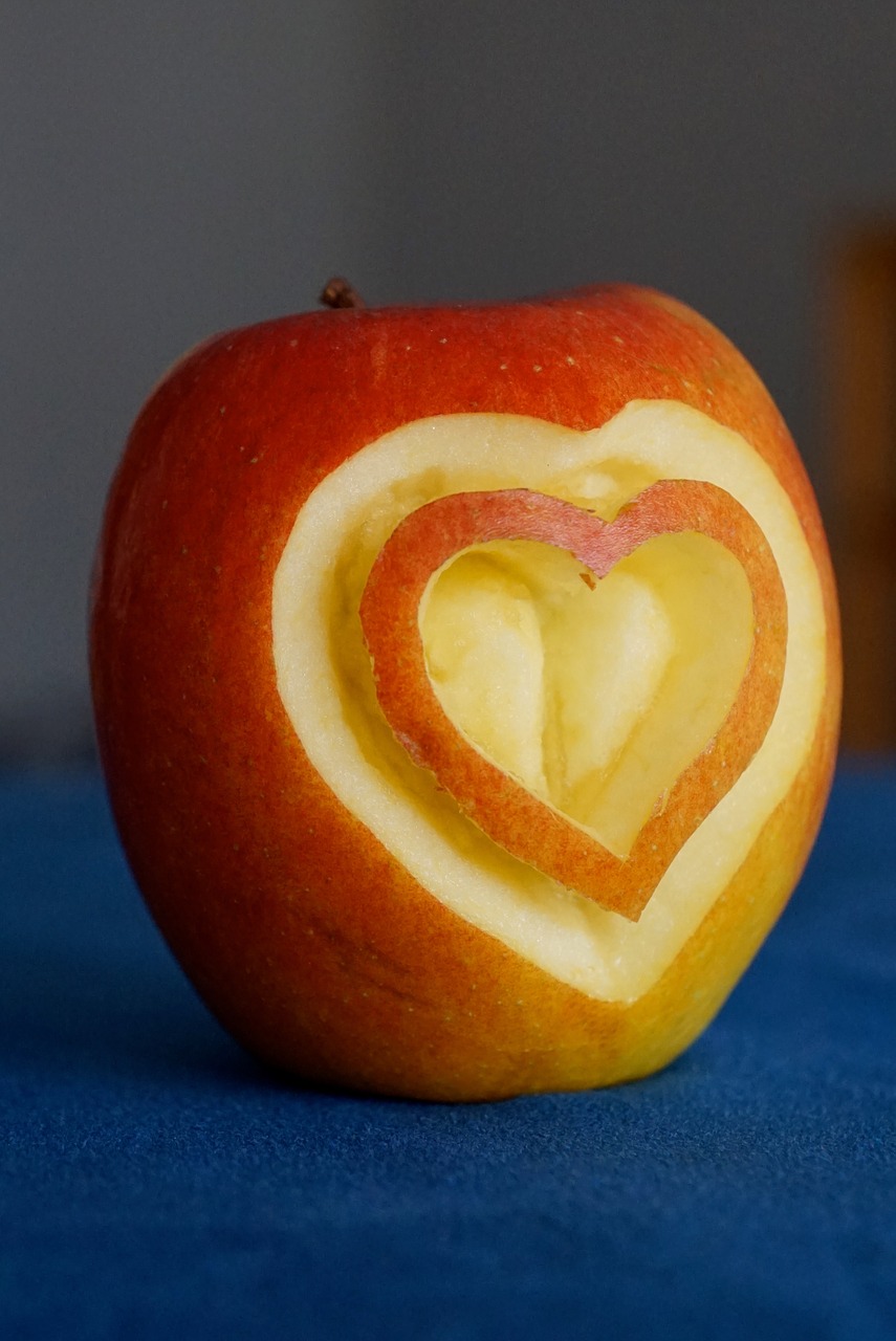 apple heart benefit from free photo