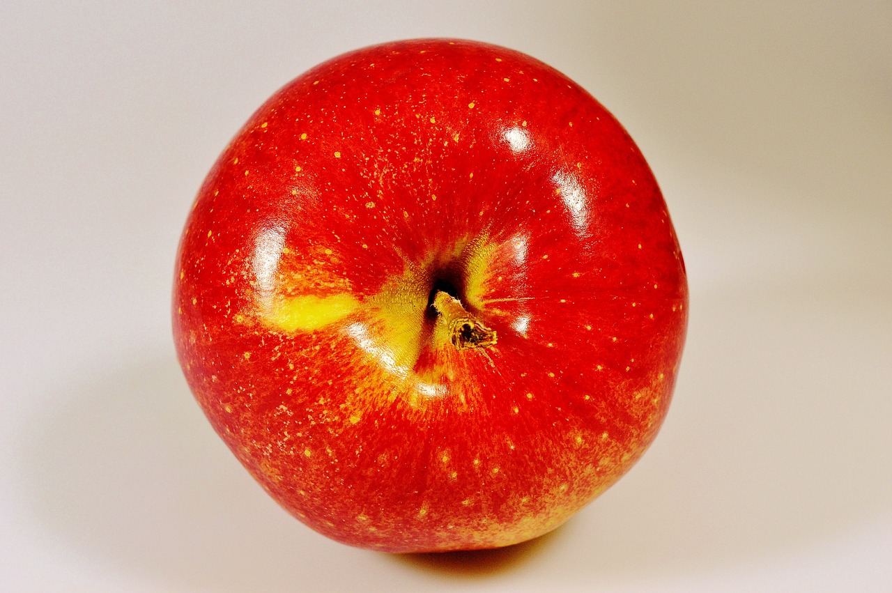 apple red fruit free photo