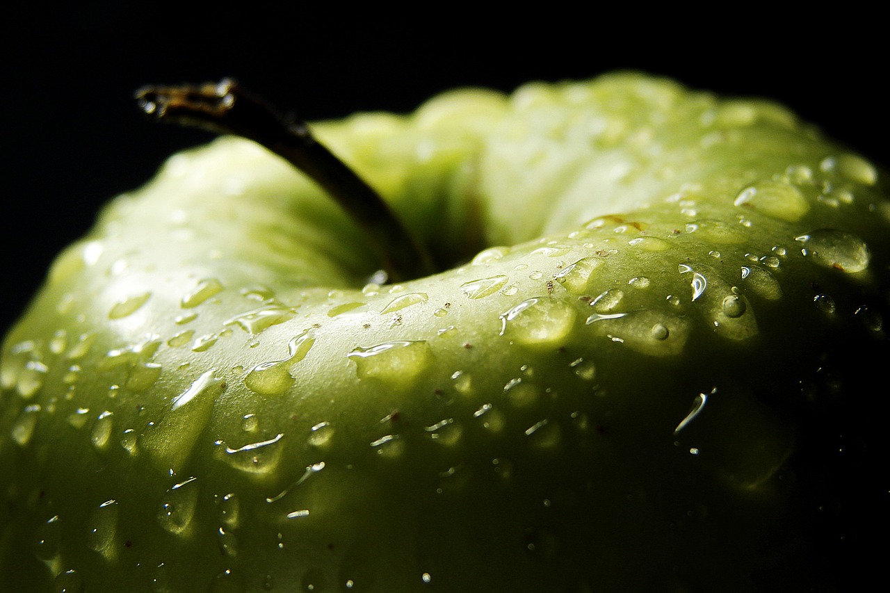 apple drops green free photo