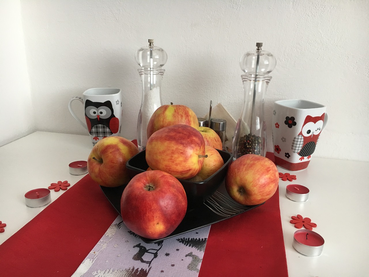 apples set table breakfast free photo