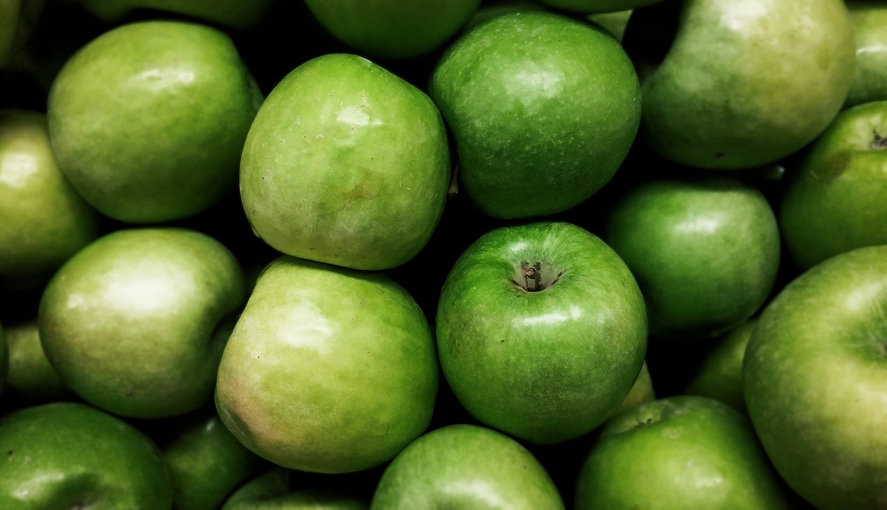 apples fruit saturday free photo