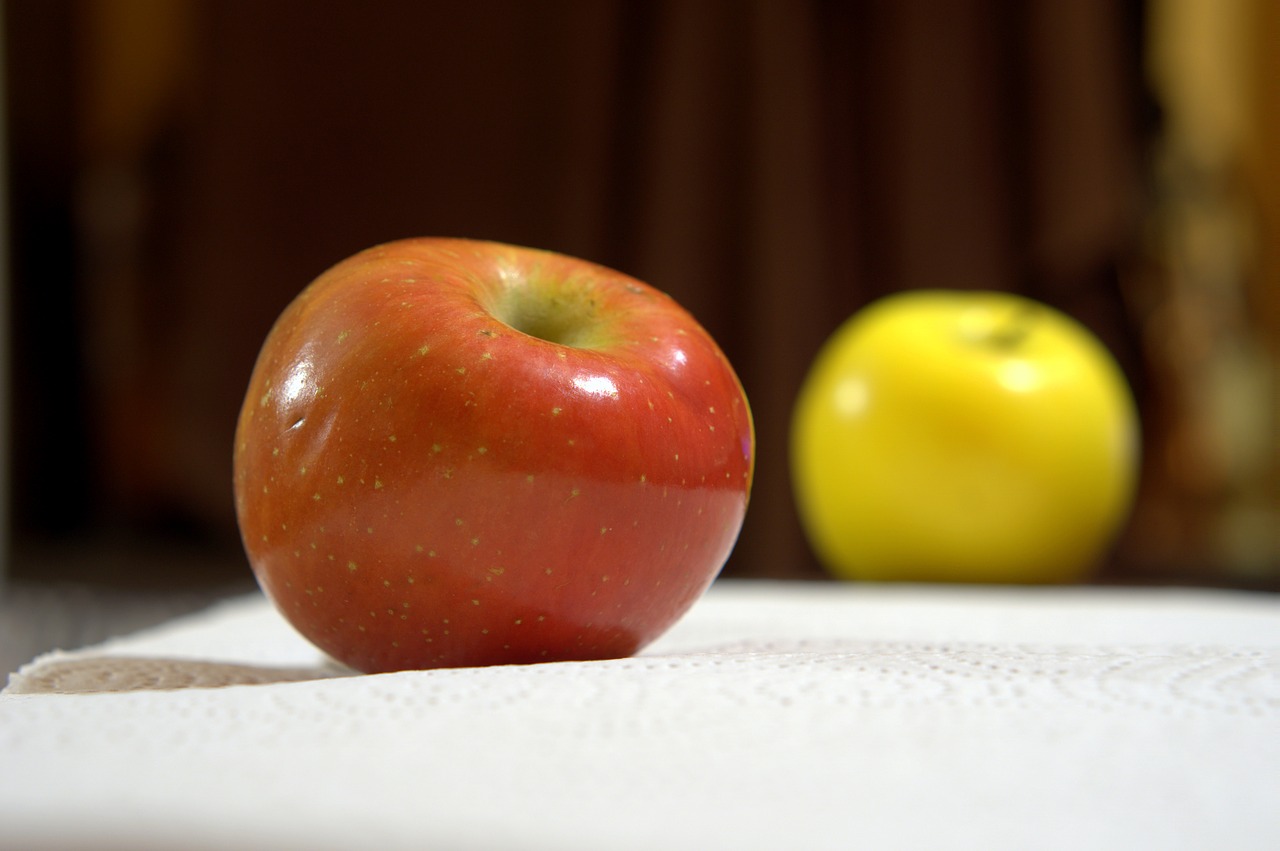 apples red yellow free photo