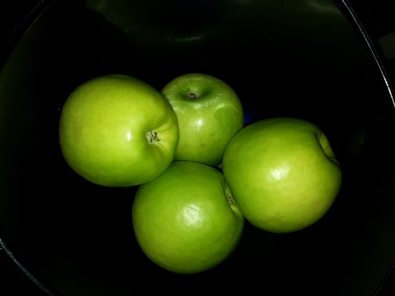 apples green healthy free photo