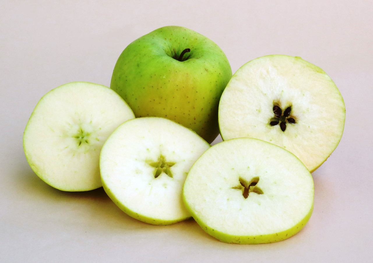 apples cut apple goals free photo