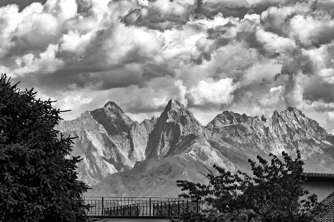 apuane  alps  tuscany free photo