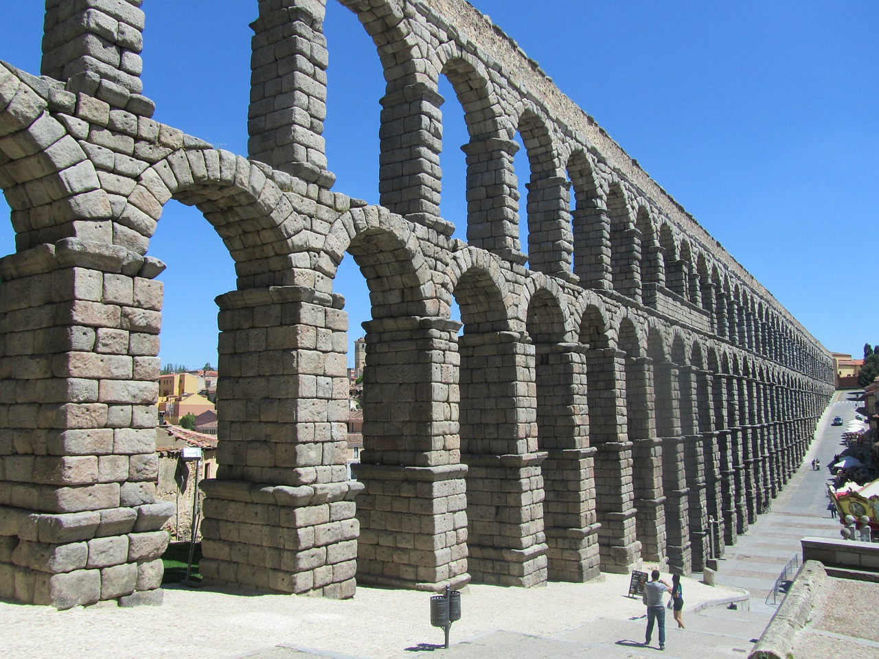 aqueduct aqueduct of segovia spain free photo
