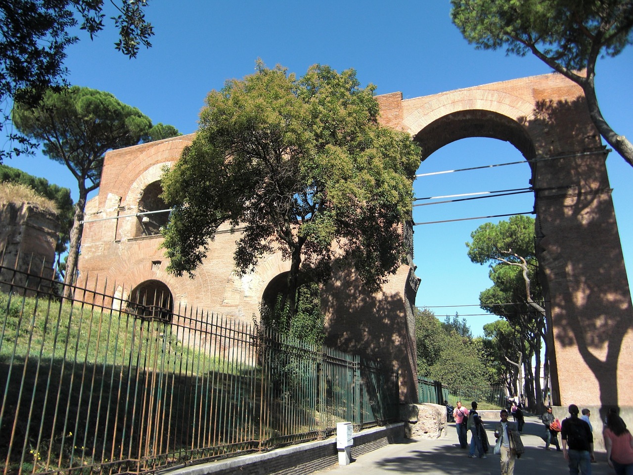 aqueduct rome italy free photo