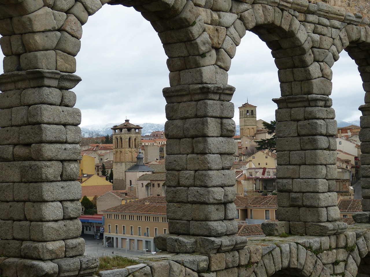 aqueduct segovia spain free photo