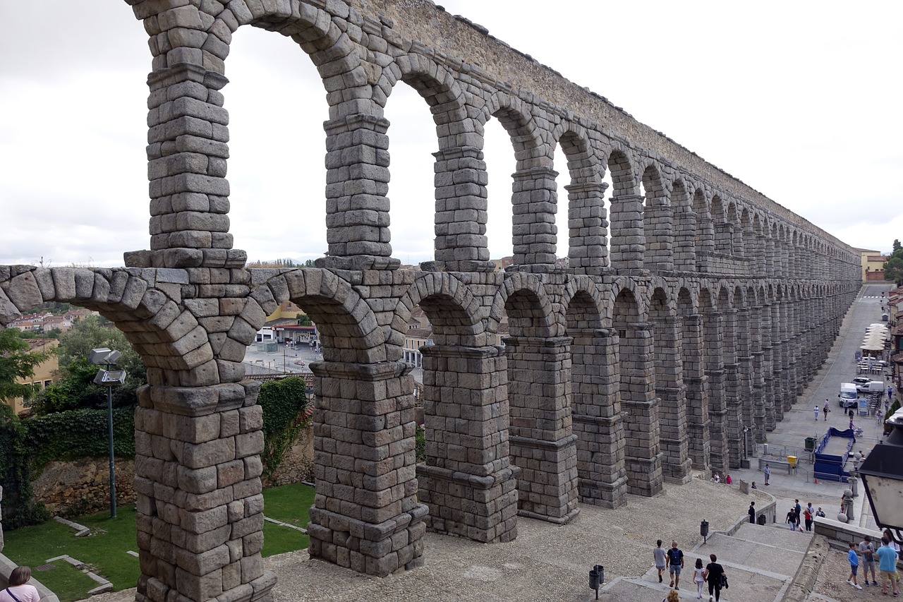 aqueduct of segovia roman aqueduct monument free photo