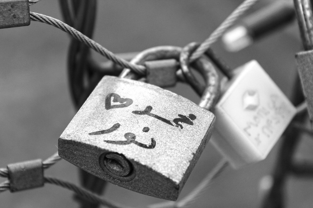 arabic key love lock free photo