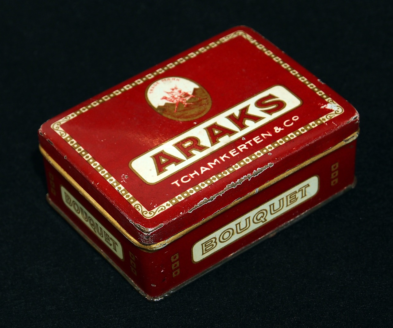 araks cigarettes tin free photo