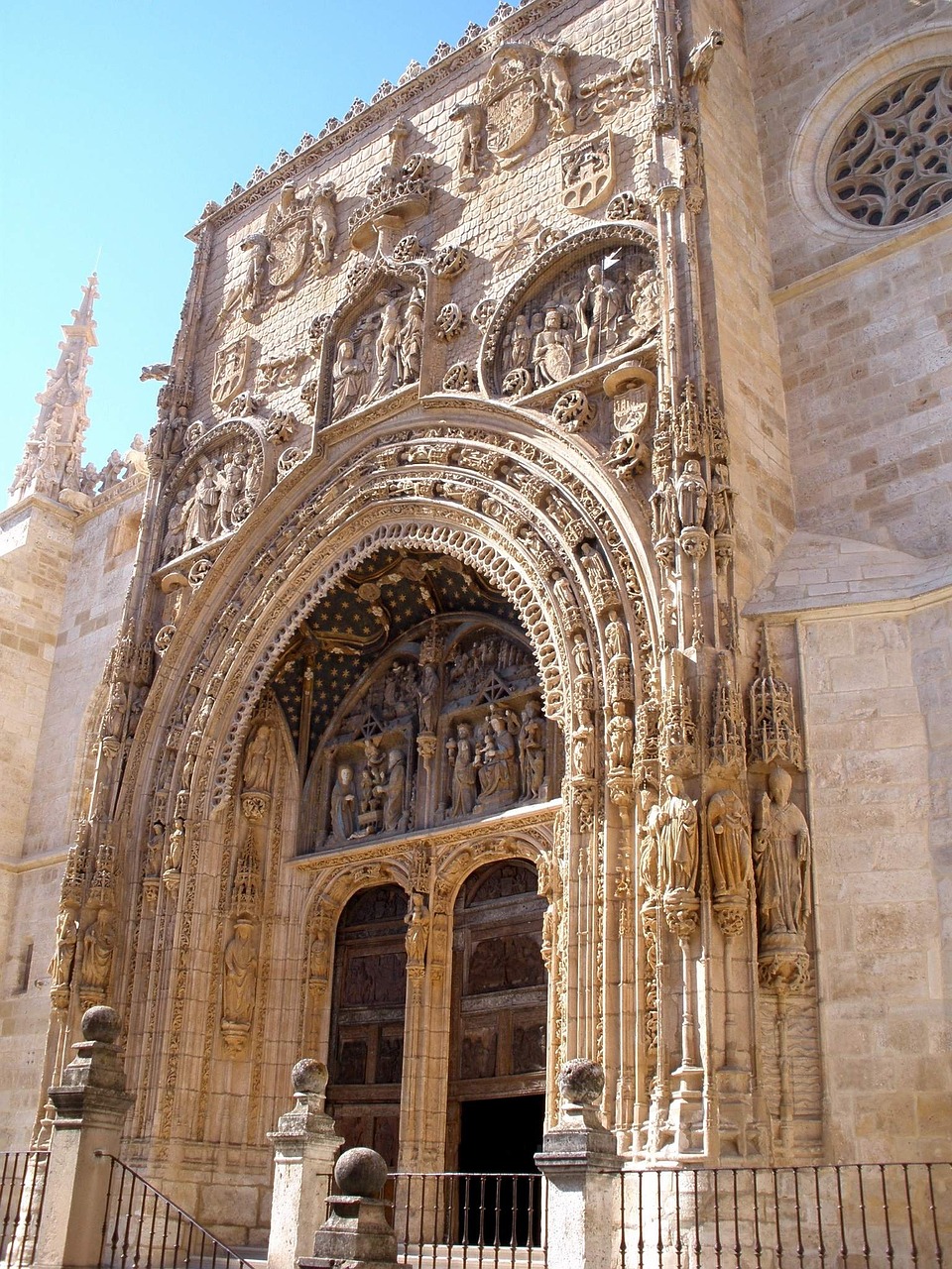 aranda de duero santa maria curch free photo